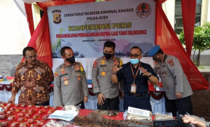 Read more about the article OPERASI GABUNGAN : GAKKUM KLHK, BAINTELKAM POLRI DAN POLDA ACEH TANGKAP PELAKU PERDAGANGAN ILEGAL SATWA DILINDUNGI SENILAI Rp 6,3 MILYAR DI ACEH